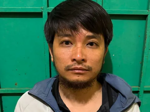 Chủ quán karaoke ép nhân viên ở tuổi trẻ vị thành niên phải chiều khách "tới bến", nếu bị khách chê thì "ăn đủ"