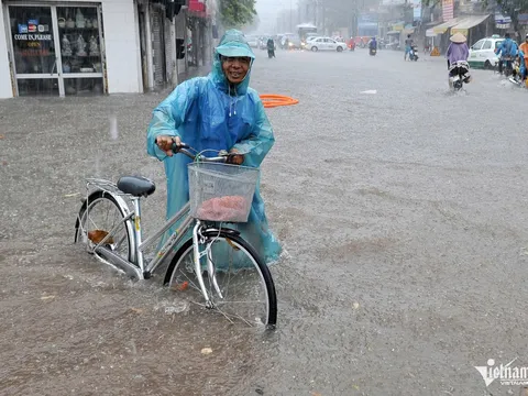 Hà Nội: Cảnh báo nguy cơ ngập lụt ở gần 100 tuyến phố