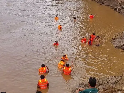 Chị 8 tuổi nhảy xuống sông cứu em 5 tuổi đuối nước, cả hai cùng tử vong thương tâm