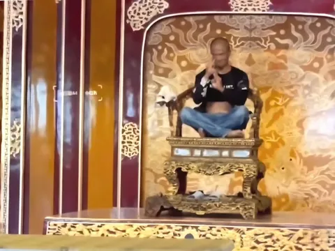 Tạm giữ hình sự đối tượng phá hoại ngai vàng triều Nguyễn, yêu cầu xử lý trách nhiệm cá nhân, tổ chức liên quan