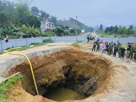 Bí ẩn vụ xe máy lao xuống "hố tử thần" ở Bắc Kạn: Không chỉ là một sự cố giao thông