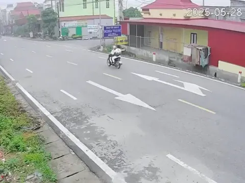 Bé trai 3 tuổi tuột tay bố, băng qua đường bị xe tải đâm tử vong thương tâm: Tài xế đối mặt hình phạt nào?