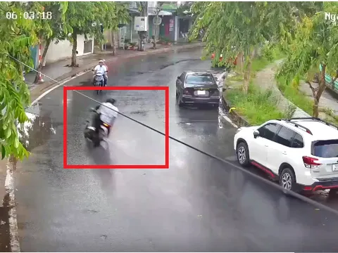 Clip: Lao lên vỉa hè như "xé gió", 1 người tử vong, 1 bị thương, cả hai là sinh viên