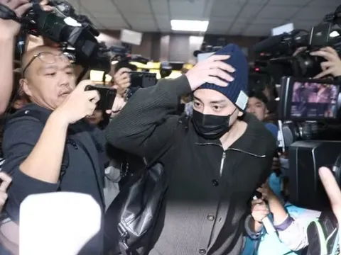 Vì sao 10 nghệ sĩ bị truy tố?