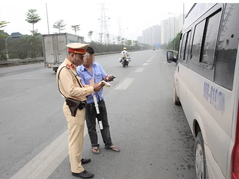 Người dân có thể yêu cầu kiểm tra giấy tờ CSGT trong trường hợp nào?