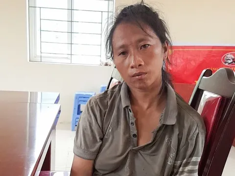 Bí mật trong gói nilon giấu sâu ở vùng kín người phụ nữ khiến tất cả ngã ngửa