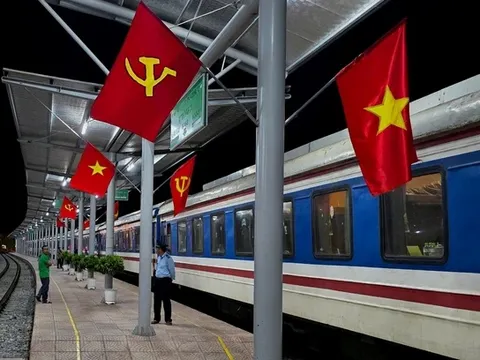 Hi Hữu: Hoãn chạy tàu vì chỉ 2 hành khách đăng ký đi 1 chuyến, là tuyến đường nào?