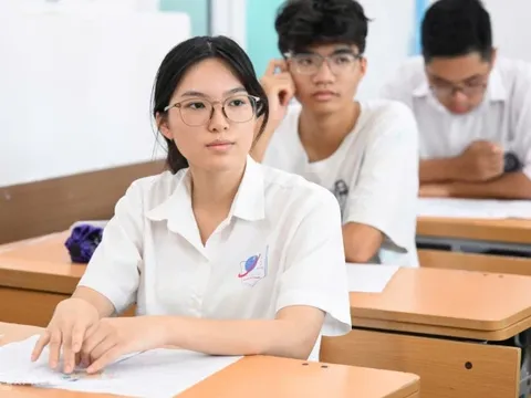 Bộ Giáo dục và Đào tạo lên tiếng trước băn khoăn đề thi tốt nghiệp THPT 2025 "vượt ngưỡng"