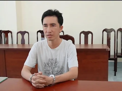 Nhét ma túy vào xe chủ tiệm thú cưng rồi báo công an chỉ vì điều đáng xấu hổ này