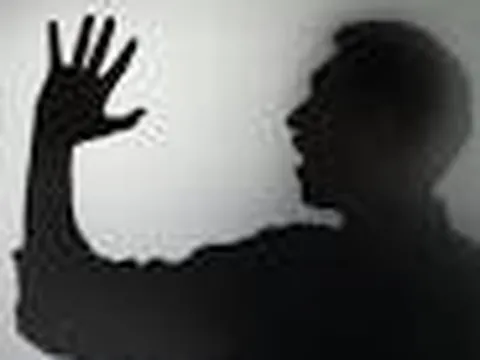 Sự thật không thể tin nổi khi tìm thấy nam sinh trong nhà nghỉ