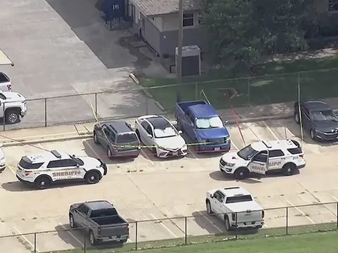 Bé gái 9 tuổi tử vong thương tâm khi bị mẹ bỏ lại suốt 8 giờ trong xe hơi nóng vì điều gây phẫn nộ