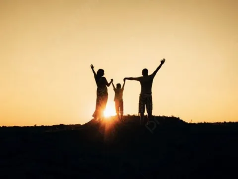 Con mang họ bố hay họ mẹ khi không đăng kí kết hôn