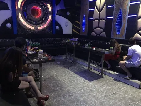 Làm rõ thông tin một giảng viên ở Huế bị tố có hành vi "trụy lạc" tại quán karaoke