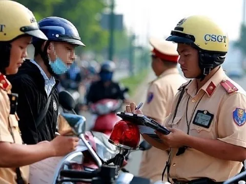 Từ 2025, bổ sung 1 trường hợp xe không chính chủ, vợ chồng, anh chị em cho nhau mượn xe cần chú ý
