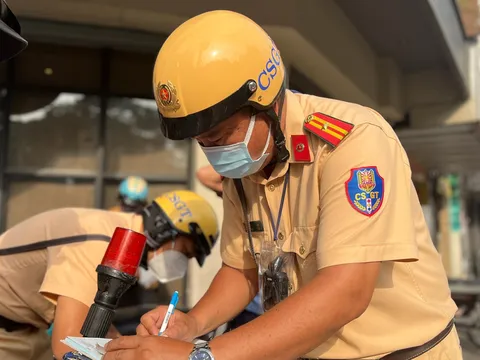 Từ nay, mượn xe máy người khác sẽ bị CSGT phạt tới 8 triệu nếu không làm ngay việc này, hết sức chú ý