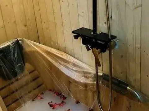 Phát hiện nữ sinh 13 tuổi tử vong trong bồn tắm: Hiện trường đau lòng, hé lộ nguyên nhân thương tâm