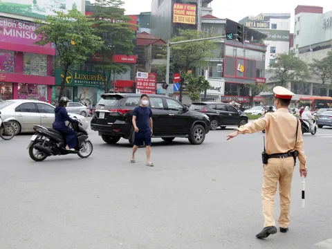 Từ nay, người đi bộ có thể bị phạt đến 600.000 đồng nếu đi vào phần đường này, rất nhiều người mắc phải