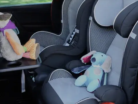 Mẹ mải 'vui vẻ' với người tình để quên con gái khuyết tật 13 tuổi tử vong trong xe nóng như thiêu