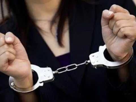 Mẹ ra tay khiến bé trai sơ sinh bị ngạt, châm lửa thiêu xác giữa đêm: Lạnh gáy lời thú tội