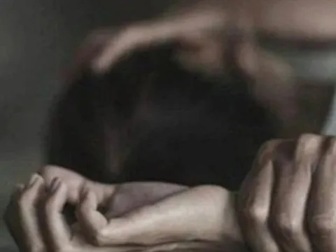 Gã thanh niên chuốc thuốc mê 3 nữ học viên rồi thực hiện hành vi đồi bại chỉ 1 người thoát nạn