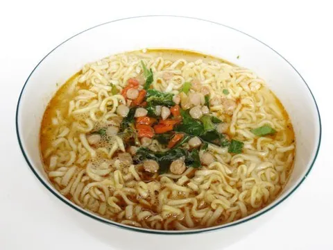 Không phải gia vị, đây mới là thứ gây hại đáng lo ngại trong gói mì tôm tiềm ẩn rủi ro đối với sức khỏe