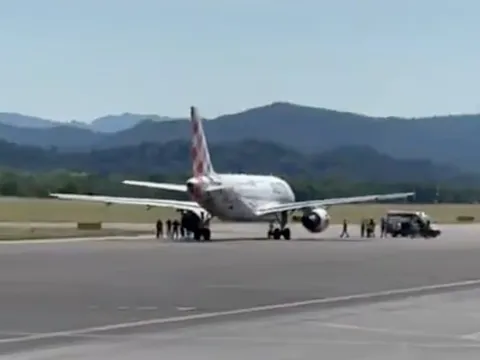 Người đàn ông bị hút vào động cơ máy bay, tử vong thương tâm tại chỗ trên đường băng