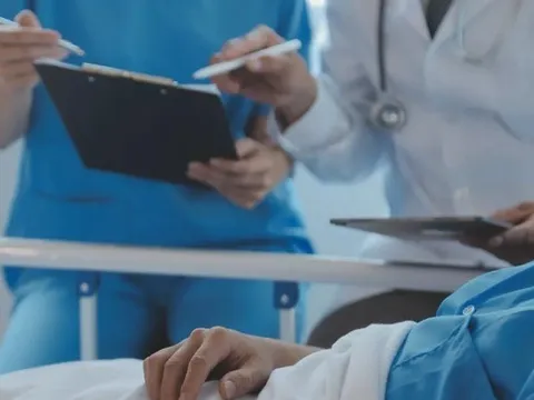 Nam sinh 19 tuổi đi khám phát hiện bệnh nguy hiểm: Thủ phạm là 4 món ăn phổ biến này, ai cũng từng dùng