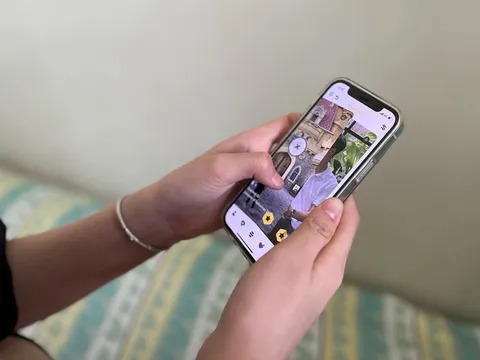 Nam thanh niên bị lừa hơn 460 triệu đồng sau khi hẹn gặp gái xinh: Sốc vì những đoạn video đe dọa