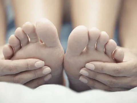 Nếu tay chân xuất hiện 3 dấu hiệu này, có thể mạch máu đã bị tắc dễ bị đột quỵ: Đừng chủ quan, cần đi kiểm tra ngay