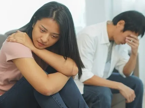 Vợ đi công tác, tôi nhận hàng ship tận nhà, sốc nặng khi phát hiện tờ ADN: Hóa ra tôi đang nuôi con của người khác