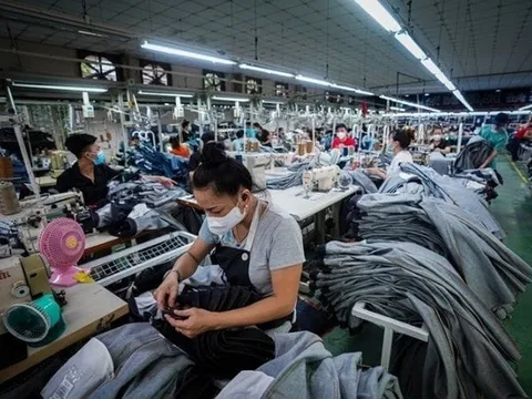 Tin vui: Sau 5 ngày nữa, người lao động sẽ được hưởng 400% tiền lương ngày công bình thường nếu làm việc này, quyền lợi ai không biết là thiệt