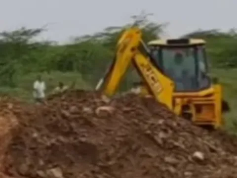 Người đàn ông ra tay tàn độc với em họ vì nghi ngoại tình với vợ, dùng máy xúc chôn sống phi tang: Nụ cười ám ảnh khi bị bắt