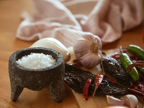 Người đàn ông 45 tuổi ngã quỵ sau bữa cơm, 4 ngày sau tử vong: Bác sĩ cảnh báo 2 loại thực phẩm quá quen thuộc tuyệt đối không nên ăn hàng ngày