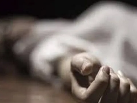 Bé gái 10 tuổi nhiều ngày không đến lớp, người nhà phá cửa phát hiện 2 mẹ con tử vong bí trong nhà