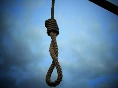 Phát hiện thi thể người đàn ông trong tư thế treo cổ trên cây: Nghi án dựng hiện trường giả gây rúng động