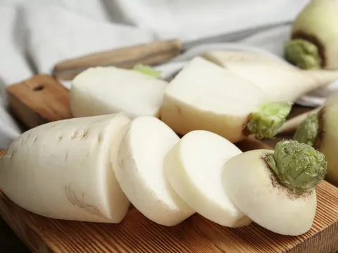 Củ cải trắng – rau quen nhưng không lành' như bạn nghĩ: Tuyệt đối không ăn cùng 2 thứ này kẻo rước họa vào thân