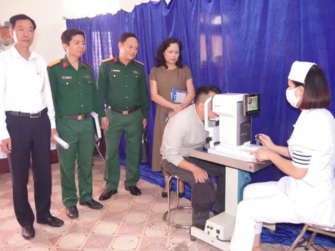 Bộ Quốc phòng không gọi nhập ngũ công dân bị cận thị trên 1,5 diop, viễn thị