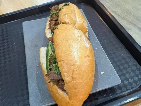 Một suất bánh mì tại sân bay Nội Bài giá 208.000 đồng: Bên trong có gì?