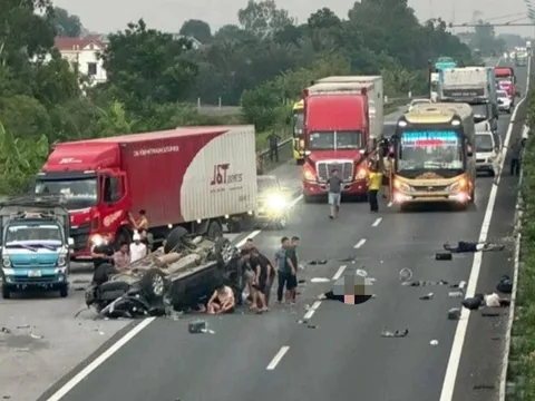 Vụ ô tô biển xanh nổ lốp, lật ngửa ở cao tốc Cầu Giẽ - Ninh Bình: Sức khỏe các nạn nhân hiện ra sao?