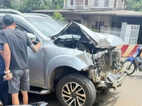 Nghẹt thở cảnh người dân đuổi theo 10km vây bắt tài xế gây tai nạn bỏ chạy