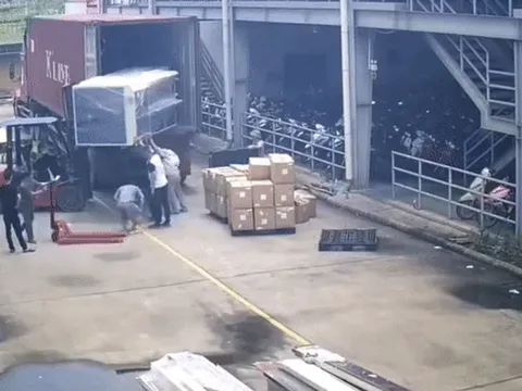 Tai nạn lao động tại Công ty Bai Sheng khiến 1 người tử vong: Camera ghi lại được gì thời điểm xảy ra vụ việc?