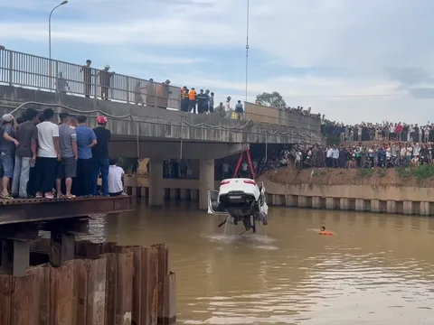 Vụ ô tô rơi xuống sông, 3 người chết ở Nghệ An: Thông tin bất ngờ về người cầm lái, khác với tin ban đầu