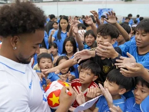 Nguyễn Xuân Son có bị gạch tên khỏi giai đoạn một V.League 2025/2026 hay không?