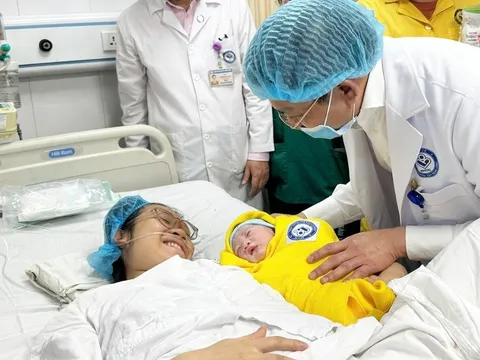 Tin vui: Phụ nữ sinh đủ 2 con trước 35 tuổi, sinh hai con gái... sẽ có thể nhận tiền mặt trong trường hợp này