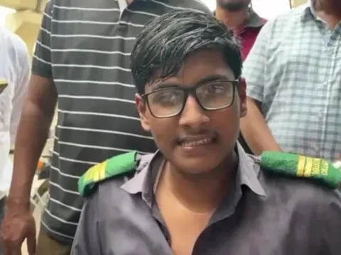 Khoảnh khắc tiêm kích Bangladesh lao xuống trường học qua lời kể của sinh viên