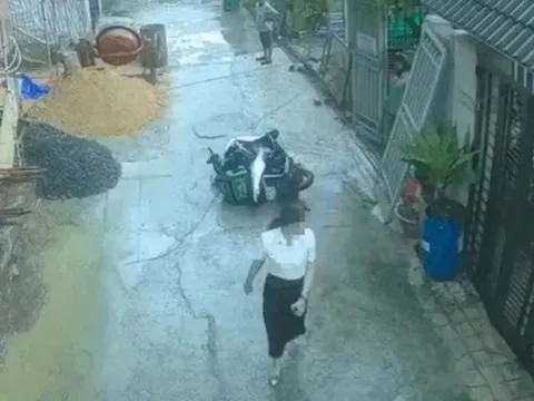 Bất ngờ danh tính người phụ nữ đi ô tô đạp đổ xe máy của shipper ở TPHCM: Là cán bộ phường, vừa nhận kiểm điểm