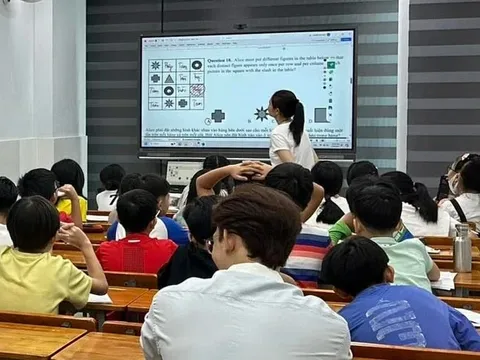 Không biến học sinh thành "công cụ" kiếm thêm thu nhập của giáo viên: Bộ trưởng Nguyễn Kim Sơn nói gì?