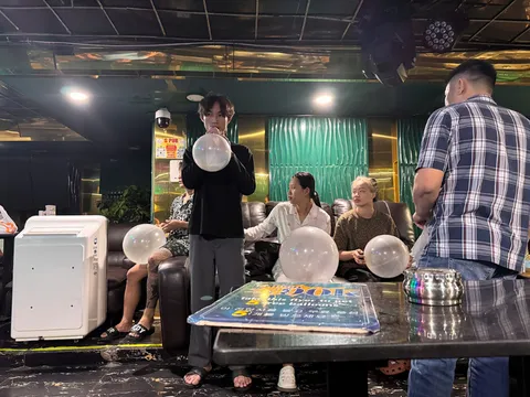 Điểm ăn chơi S Pub tại phố Tây Bùi Viện TPHCM bán khí cười nhưng ghi là món cocktail, thu lợi trăm tỷ: Ký tự đặc biệt trong hóa đơn là gì?