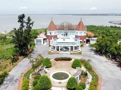 Chùm ảnh: Casino Đồ Sơn ở Hải Phòng "hoang hóa" đến nao lòng