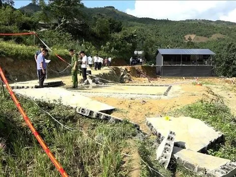 Đi chăn trâu, 4 người ngồi tránh nóng tại khu bể chứa nước nuôi cá bất ngờ tường sập, 2 mẹ con tử vong thương tâm